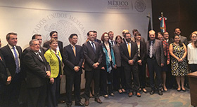 Thorsten Herdan (middle, 7th from the left), Director-General for Energy Policy - Heating and Efficiency, with the delegations attending the 1st meeting of the steering group