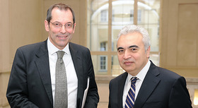 Staatssekretär Dr. Rainer Sontowski und Dr. Fatih Birol, Chefökonom der IEA.