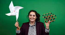 Gewinnerin des „Jugend forscht“-Sonderpreis für erneuerbare Energien, die Berlinerin Bengü Sahin.